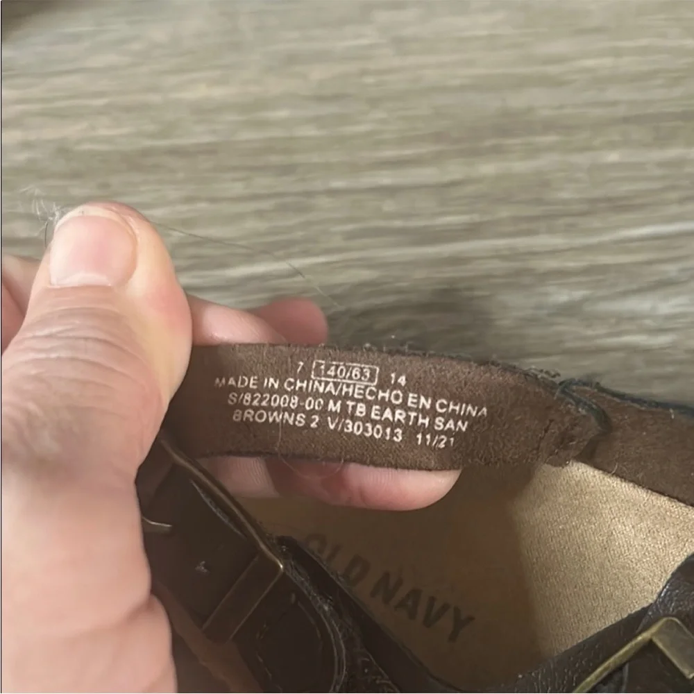 Old Navy‎ Brown Sandals Comfortable and Versatile